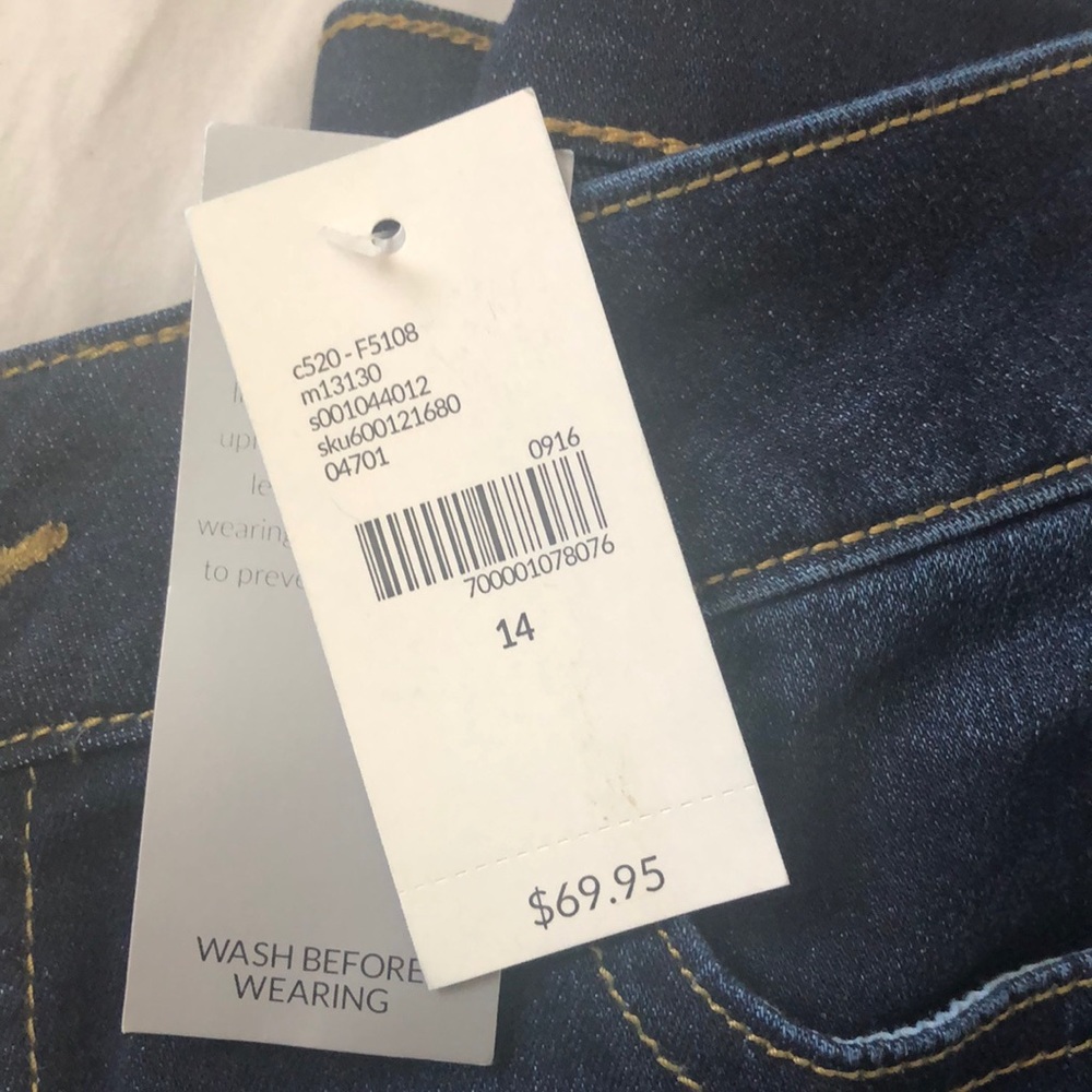 Lane Bryant Mid Rise Super Stretch Skinny Jeans - Picture 3 of 3